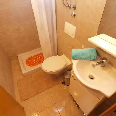 Iva 1534 Apartman *