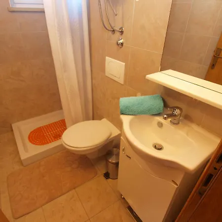 Iva 1534 Apartman Pula