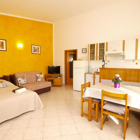 Apartman Iva 1534 Pula